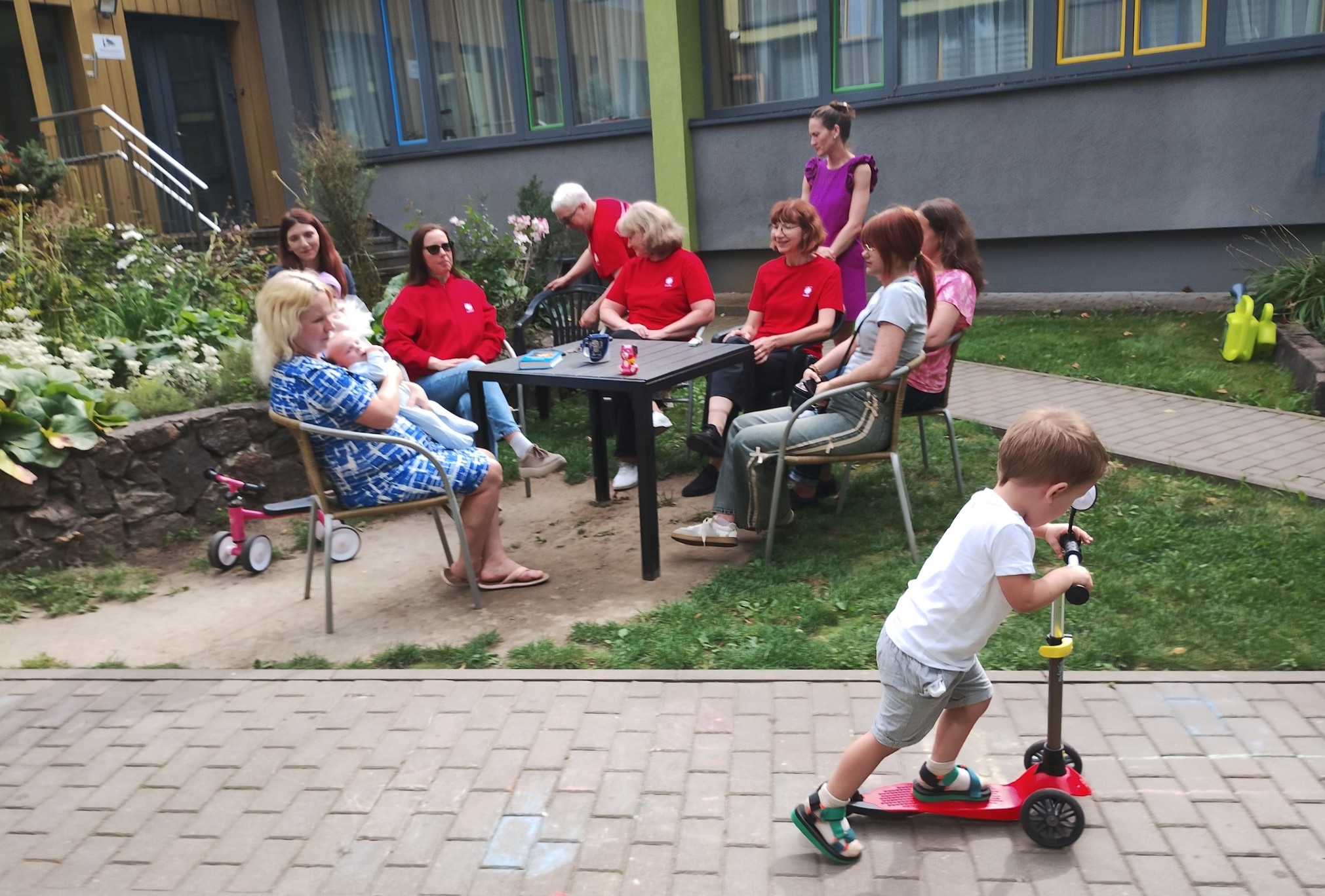 Nuo benamystės iki naujų gyvenimų: kaip per 30 metų kito sunkumus patiriančių moterų istorijos